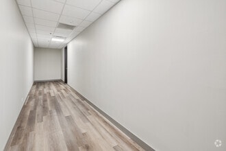 9950 Lawrence Ave, Schiller Park, IL à louer Photo intérieure- Image 1 de 4
