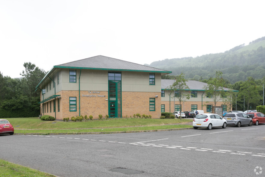 Mountain Ash, Abercynon à louer - Photo principale - Image 1 de 2