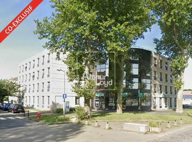Bureau dans Lieusaint à louer - Photo du bâtiment - Image 1 de 9