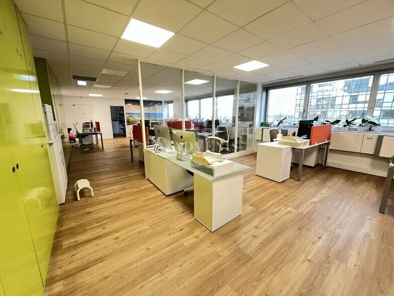 Office in Noisy-le-Grand for lease - Interior Photo - Image 3 of 10