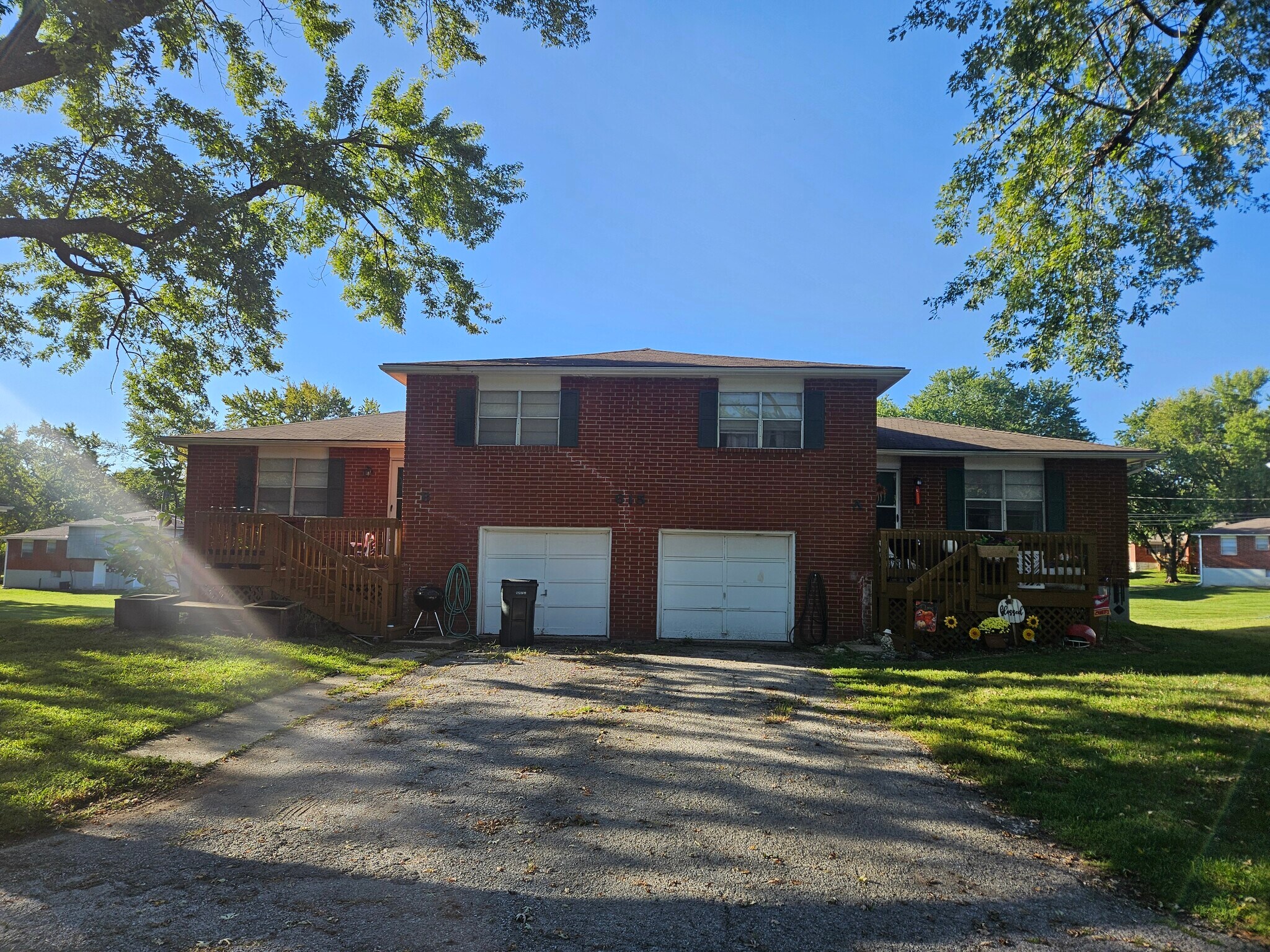 615 NE Columbus St, Lee's Summit, MO à vendre Photo principale- Image 1 de 2