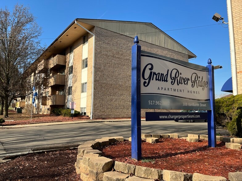 308 Van Buren St, Jackson, MI for sale - Building Photo - Image 2 of 26