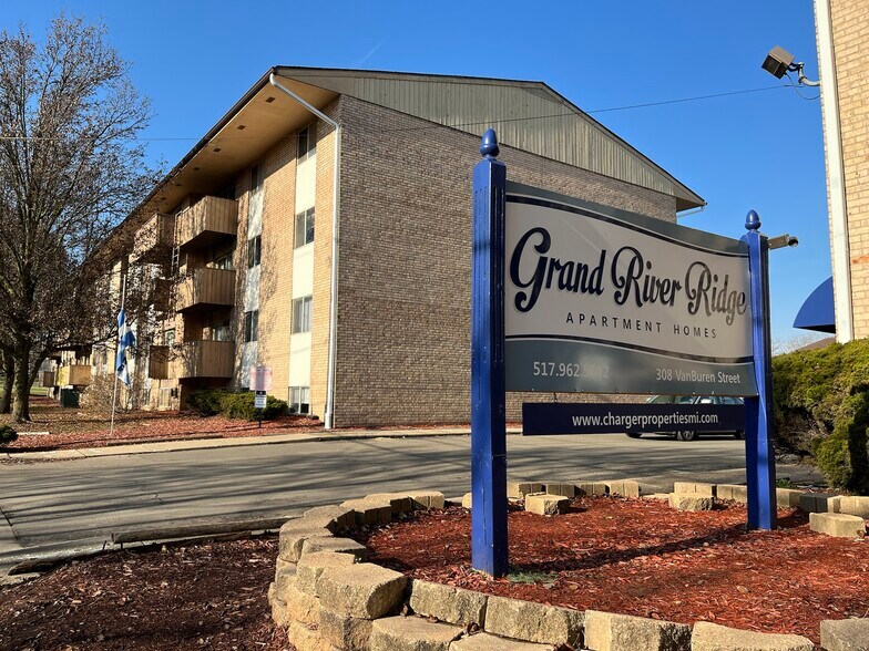 308 Van Buren St, Jackson, MI à vendre - Photo du bâtiment - Image 2 de 26