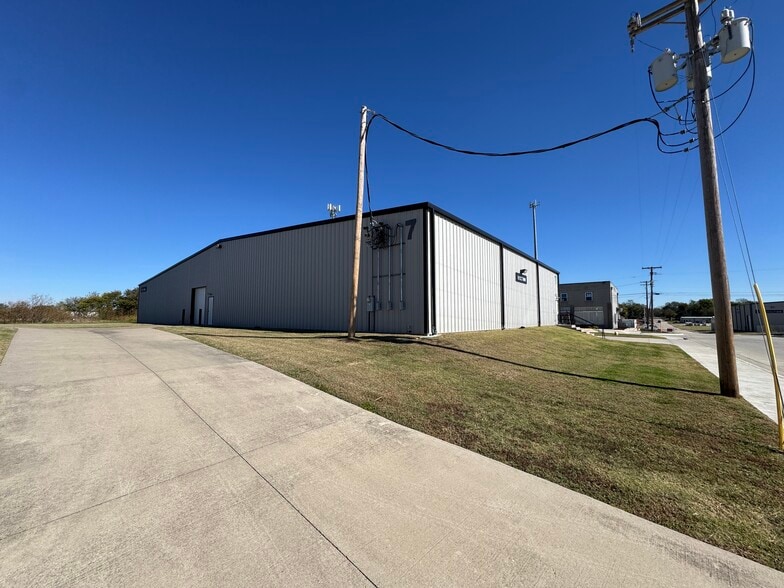 130 E 9th St, Ada, OK for lease - Building Photo - Image 3 of 20