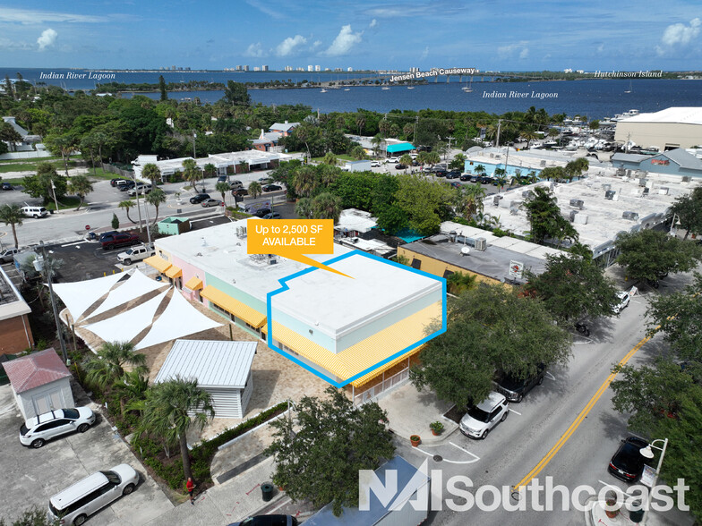 1939 NE Jensen Beach Blvd, Jensen Beach, FL à louer - Photo du bâtiment - Image 3 de 7