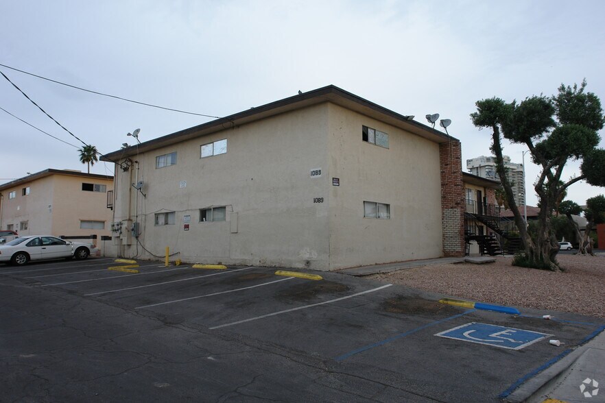 1089 E Desert Inn Rd, Las Vegas, NV for sale - Building Photo - Image 2 of 29