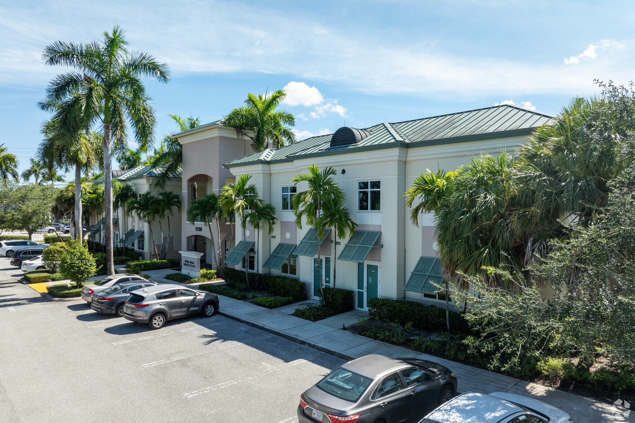 11700 Okeechobee Blvd, Royal Palm Beach, FL à louer Photo principale- Image 1 de 15