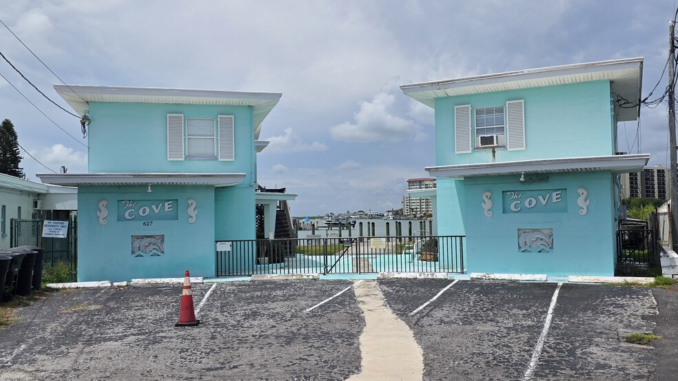 625 Bay Esplanade, Clearwater, FL for sale - Primary Photo - Image 1 of 10