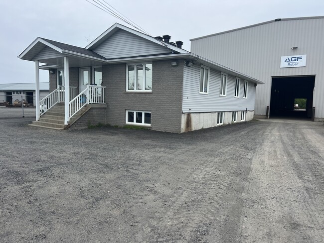 More details for 2788 Belisle Dr, Val Caron, ON - Industrial for Sale