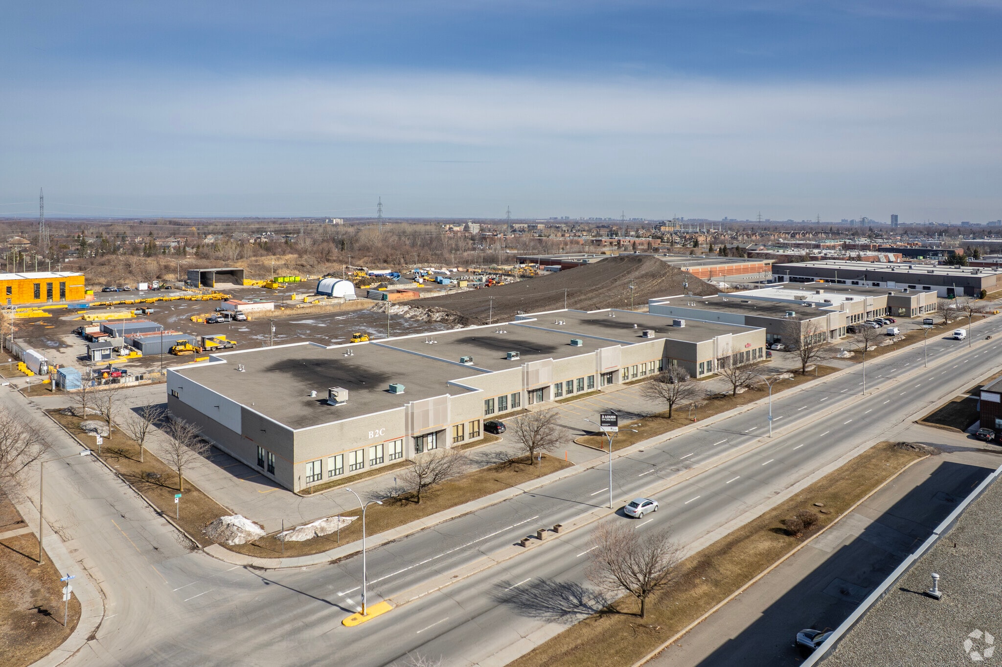 81 Boul Brunswick, Dollard-des-Ormeaux, QC à louer Photo du bâtiment- Image 1 de 22