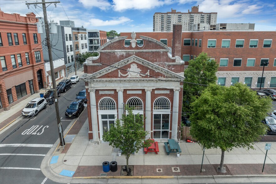 649 Mattison Ave, Asbury Park, NJ à louer - Photo du bâtiment - Image 2 de 9