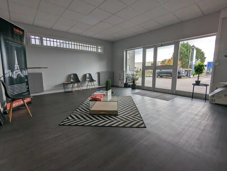 Flex in Saint-Étienne-du-Rouvray for lease Interior Photo- Image 1 of 8