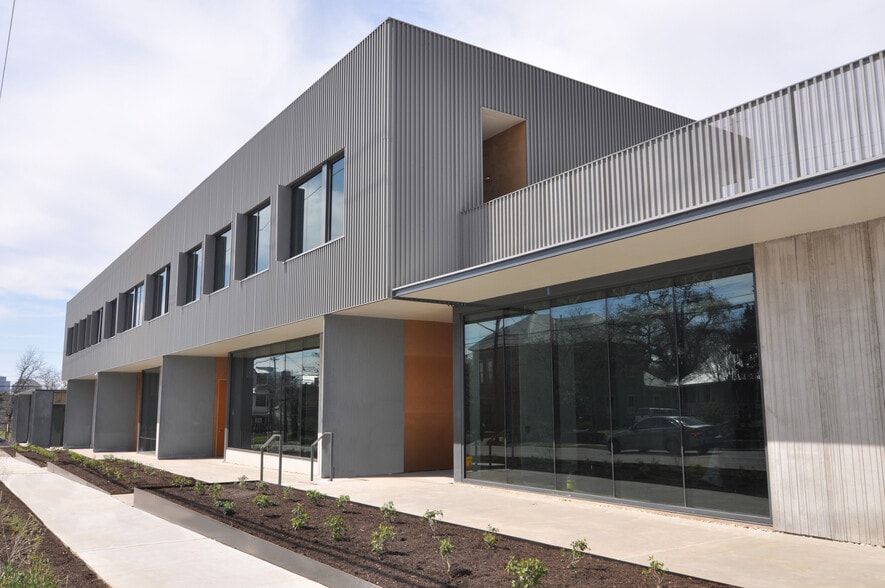 1224 E 12th St, Austin, TX for lease - Building Photo - Image 2 of 7