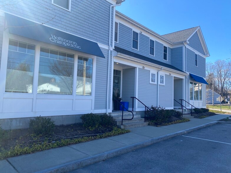 10 Anoka Ave, Barrington, RI à louer - Photo du bâtiment - Image 2 de 5