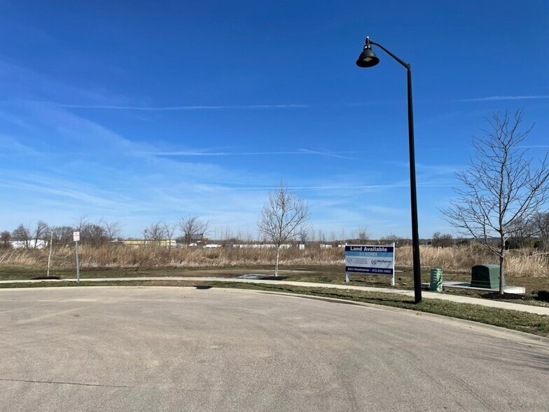 Brooks Drive Dr, Monroe, OH à vendre - Photo du bâtiment - Image 3 de 3