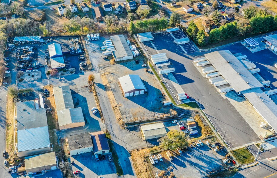 610 Mohawk Ave, Roanoke, VA à vendre - Photo du bâtiment - Image 3 de 6