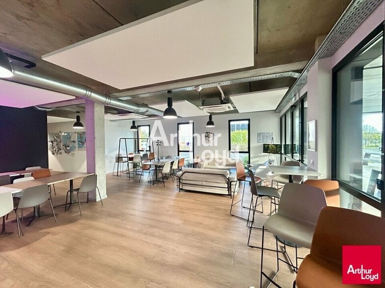 Office in Cesson-Sévigné for lease - Interior Photo - Image 3 of 9