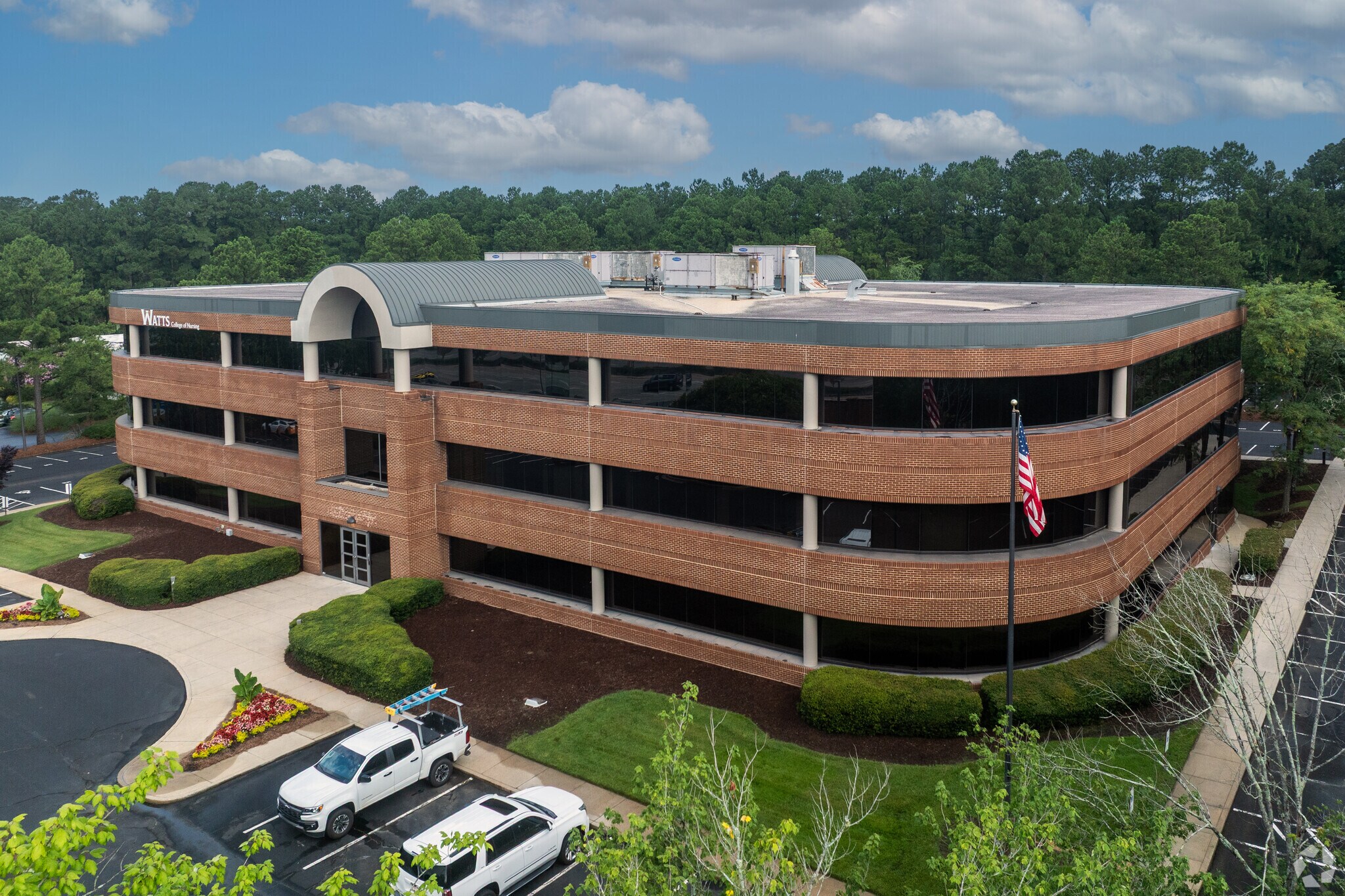 2828 Croasdaile Dr, Durham, NC à louer Photo du bâtiment- Image 1 de 25