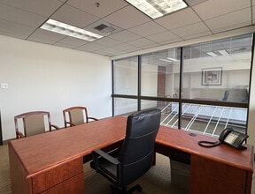 777 E Tahquitz Canyon Way, Palm Springs, CA à louer Photo intérieure- Image 2 de 2