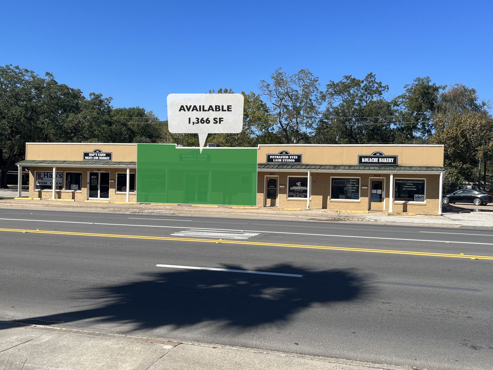 902-908 E Main St, League City, TX for lease Building Photo- Image 1 of 9