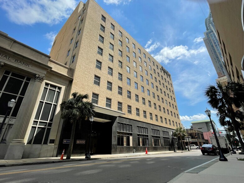 106 Saint Francis St, Mobile, AL à vendre - Photo du bâtiment - Image 2 de 43