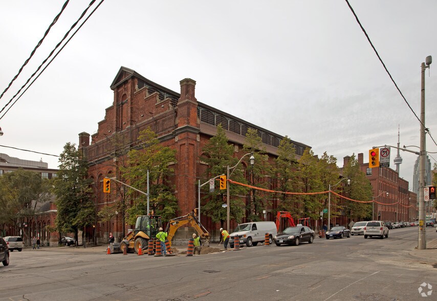 227 Front St E, Toronto, ON à vendre - Photo principale - Image 1 de 1