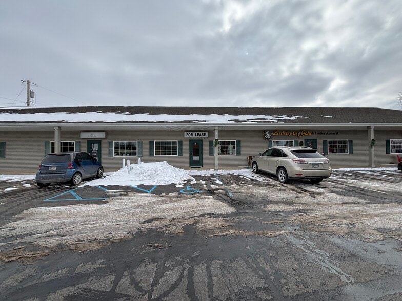 225 N Main St, North Webster, IN for lease - Primary Photo - Image 1 of 5