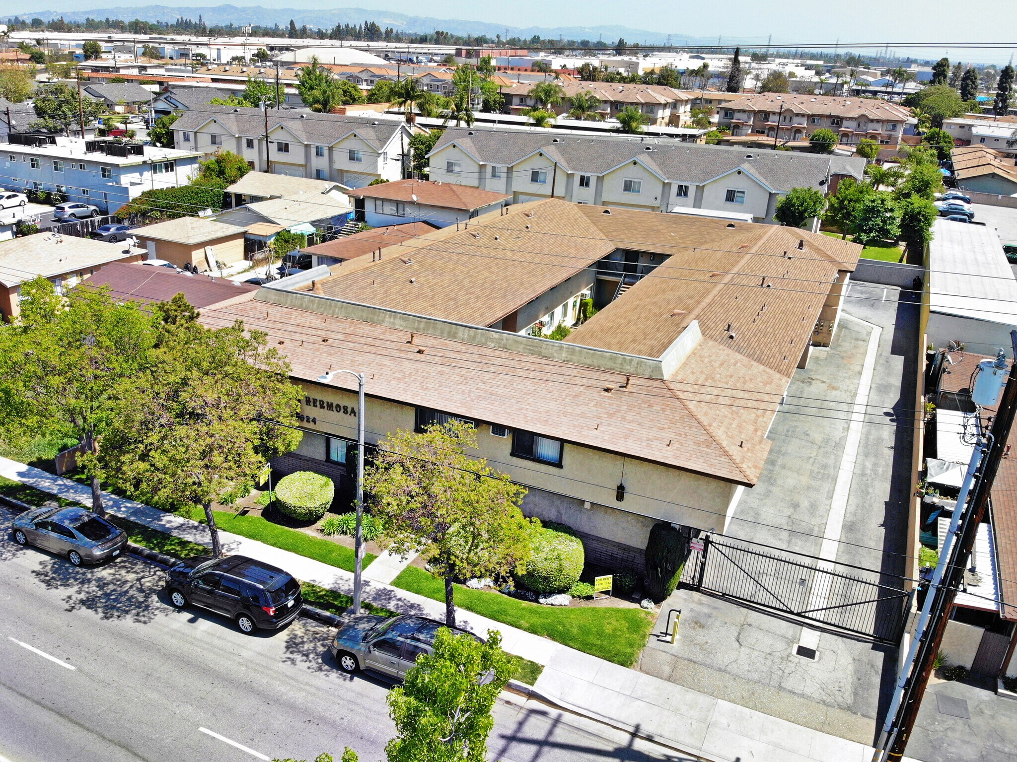 12024 Bellflower Blvd, Downey, CA à vendre Photo principale- Image 1 de 13