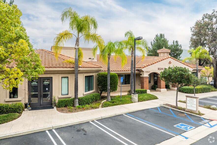 29803 Santa Margarita Pky, Rancho Santa Margarita, CA à louer - Photo du bâtiment - Image 2 de 7