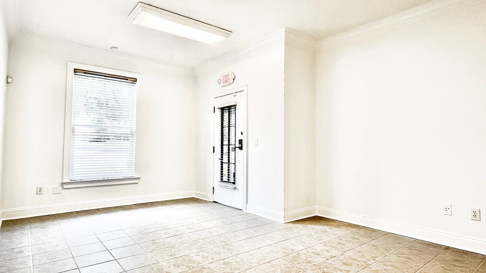 4080 McGinnis Ferry Rd, Alpharetta, GA 30005 - Unité 301 -  - Photo intérieure - Image 1 of 16