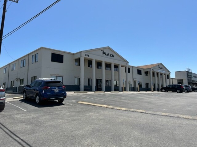 705 US Highway 281, Marble Falls, TX à louer - Photo du bâtiment - Image 1 de 4