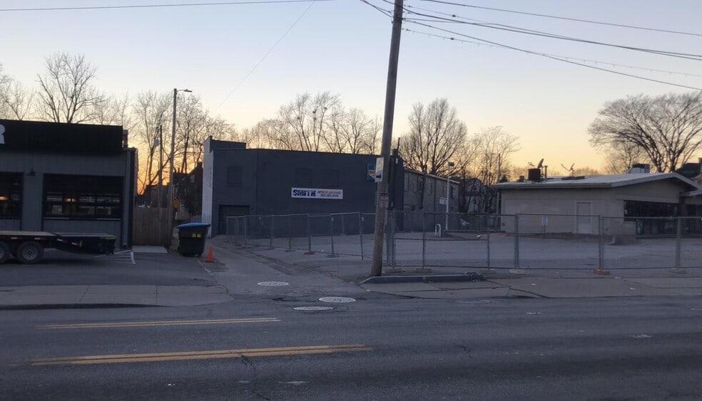 1250 E Broadway, Louisville, KY for lease - Building Photo - Image 2 of 3