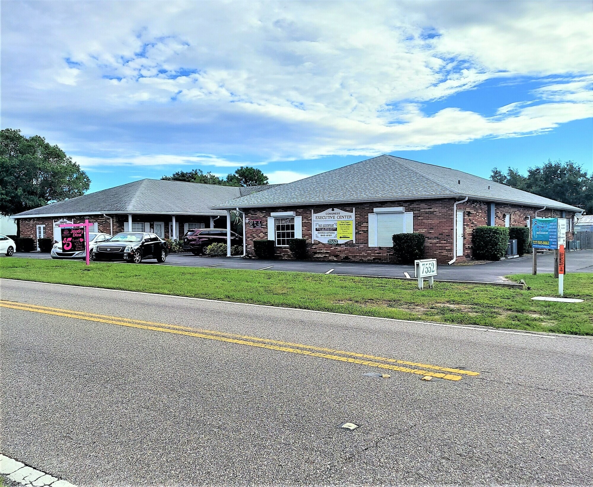 7552 Congress St, New Port Richey, FL à louer Photo du bâtiment- Image 1 de 6