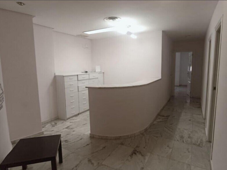 Bureau dans Cáceres, Cáceres à vendre - Photo du bâtiment - Image 1 de 8