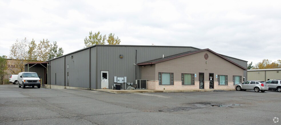 2650 Millcork St, Kalamazoo, MI for lease - Building Photo - Image 2 of 8