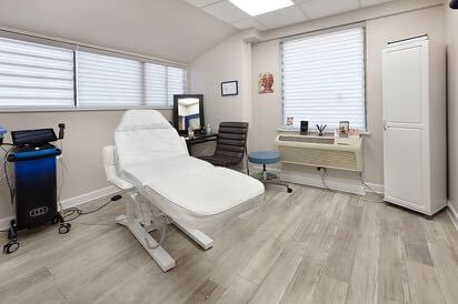 502 W Maple Ave, Vienna, VA for lease - Interior Photo - Image 3 of 11