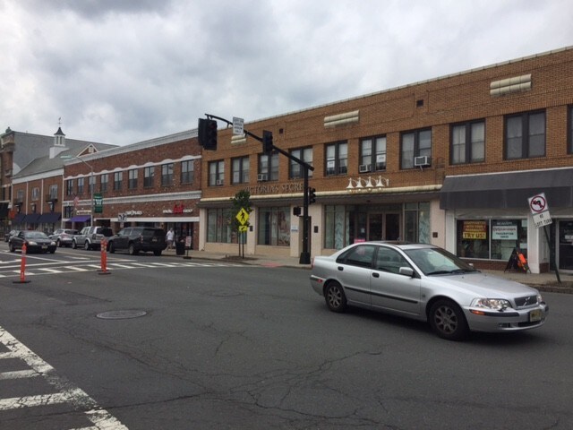 235 E Broad St, Westfield, NJ à louer - Photo du bâtiment - Image 2 de 4