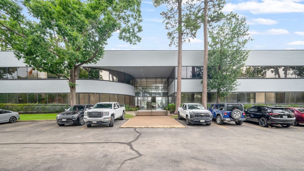 333 N Rivershire Dr, Conroe, TX for lease - Building Photo - Image 3 of 6