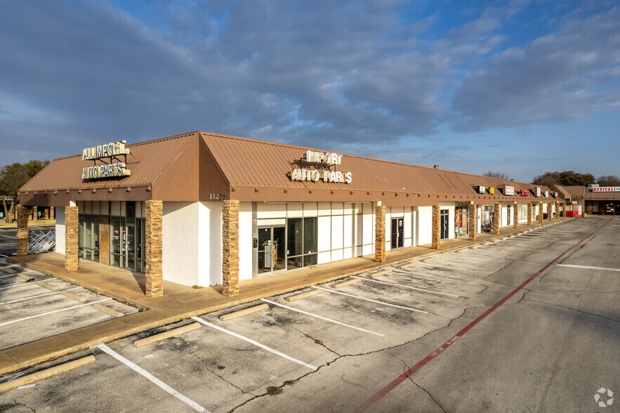 11277 E Northwest Hwy, Dallas, TX à louer - Photo du bâtiment - Image 2 de 8