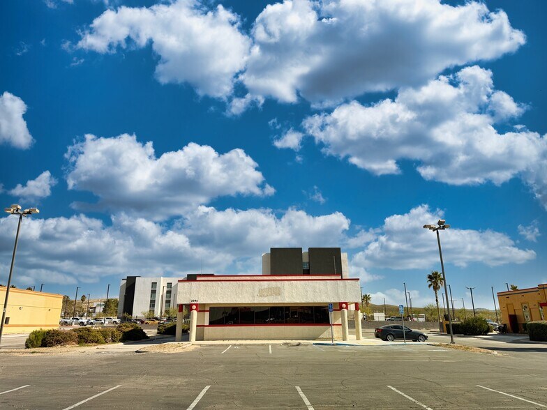 2791 Lenwood Rd, Barstow, CA à louer - Photo du bâtiment - Image 2 de 12