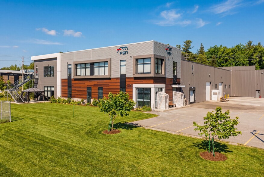 276 Rue Léger, Sherbrooke, QC à vendre - Photo du bâtiment - Image 1 de 5