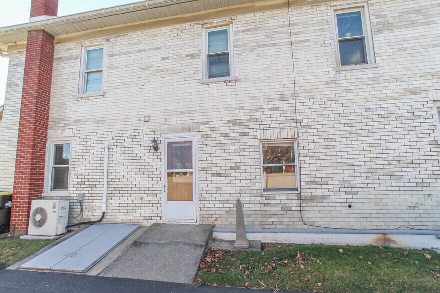 756 Main St, Tatamy, PA à louer - Photo du bâtiment - Image 2 de 6