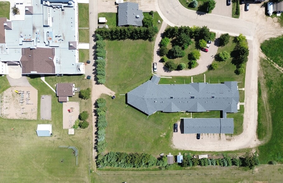 9606 101 Av, Plamondon, AB for sale - Primary Photo - Image 1 of 11