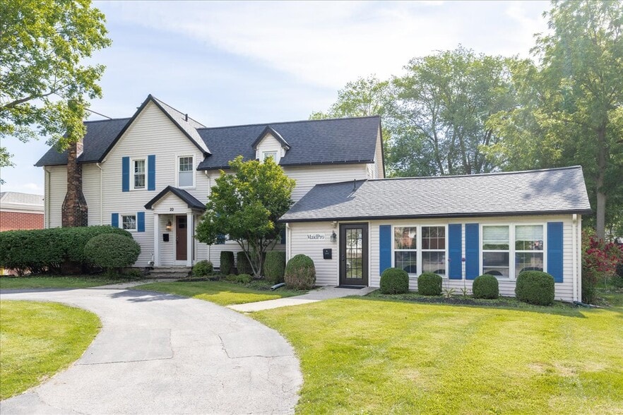 22 Lafayette Blvd, Williamsville, NY for sale - Building Photo - Image 2 of 28