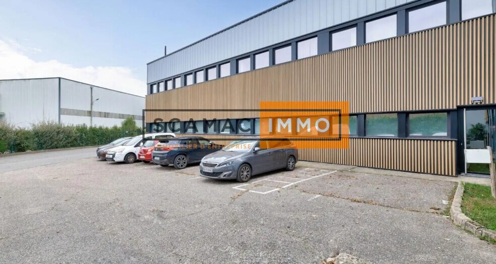 Industrial in Villeneuve-la-Garenne for lease - Building Photo - Image 3 of 5