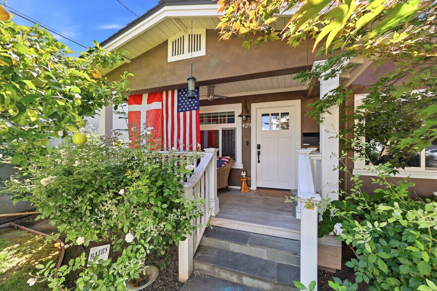 429 Lambert Ave, Palo Alto, CA à vendre - Photo du bâtiment - Image 3 de 11