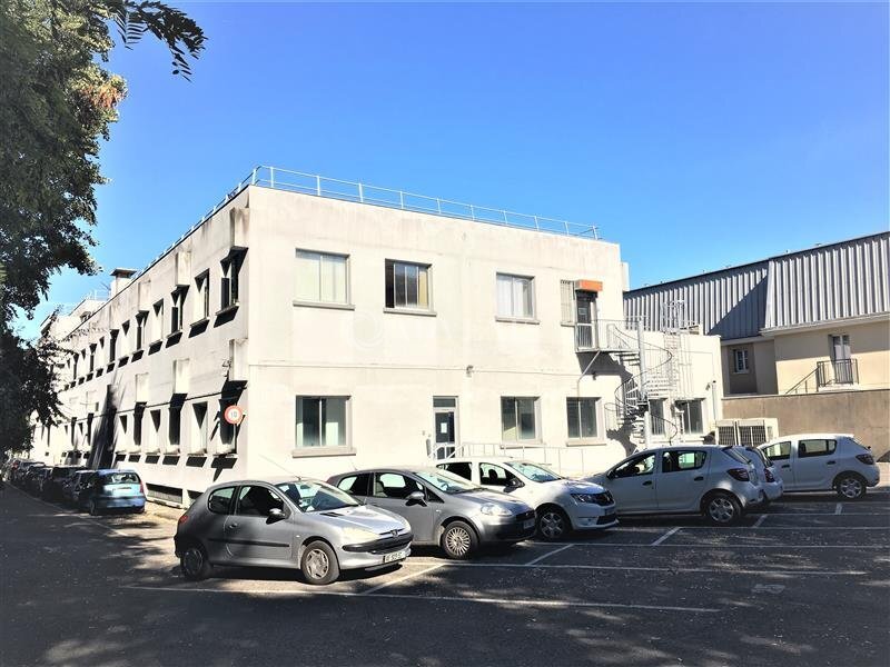 Office in Noisy-le-Sec for lease Building Photo- Image 1 of 6