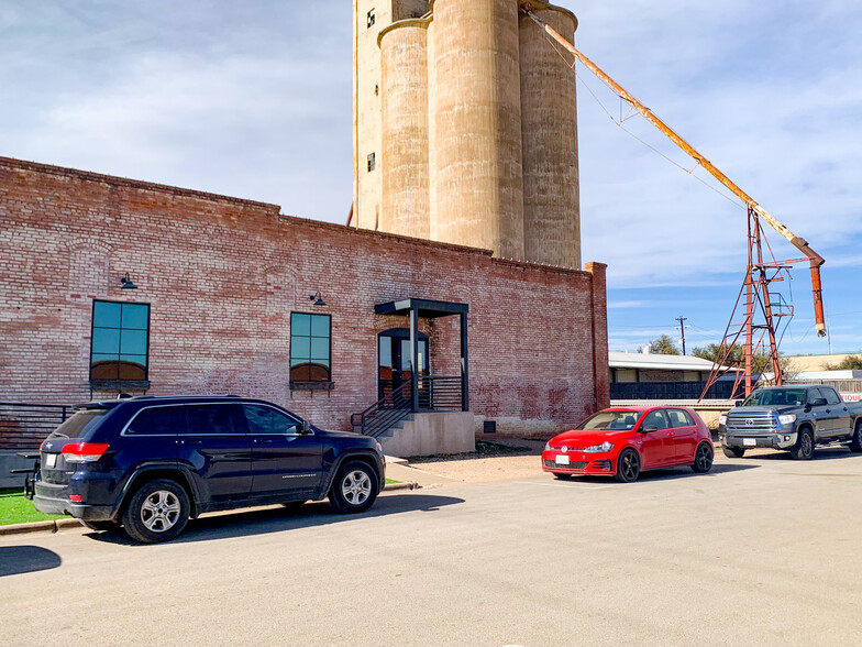 702 N 2nd St, Abilene, TX à vendre - Photo du bâtiment - Image 1 de 1