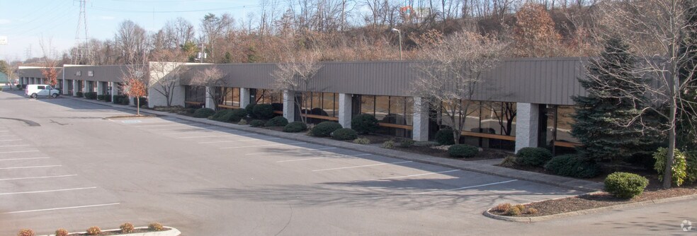 4028 Papermill Rd, Knoxville, TN à louer - Photo du bâtiment - Image 3 de 10