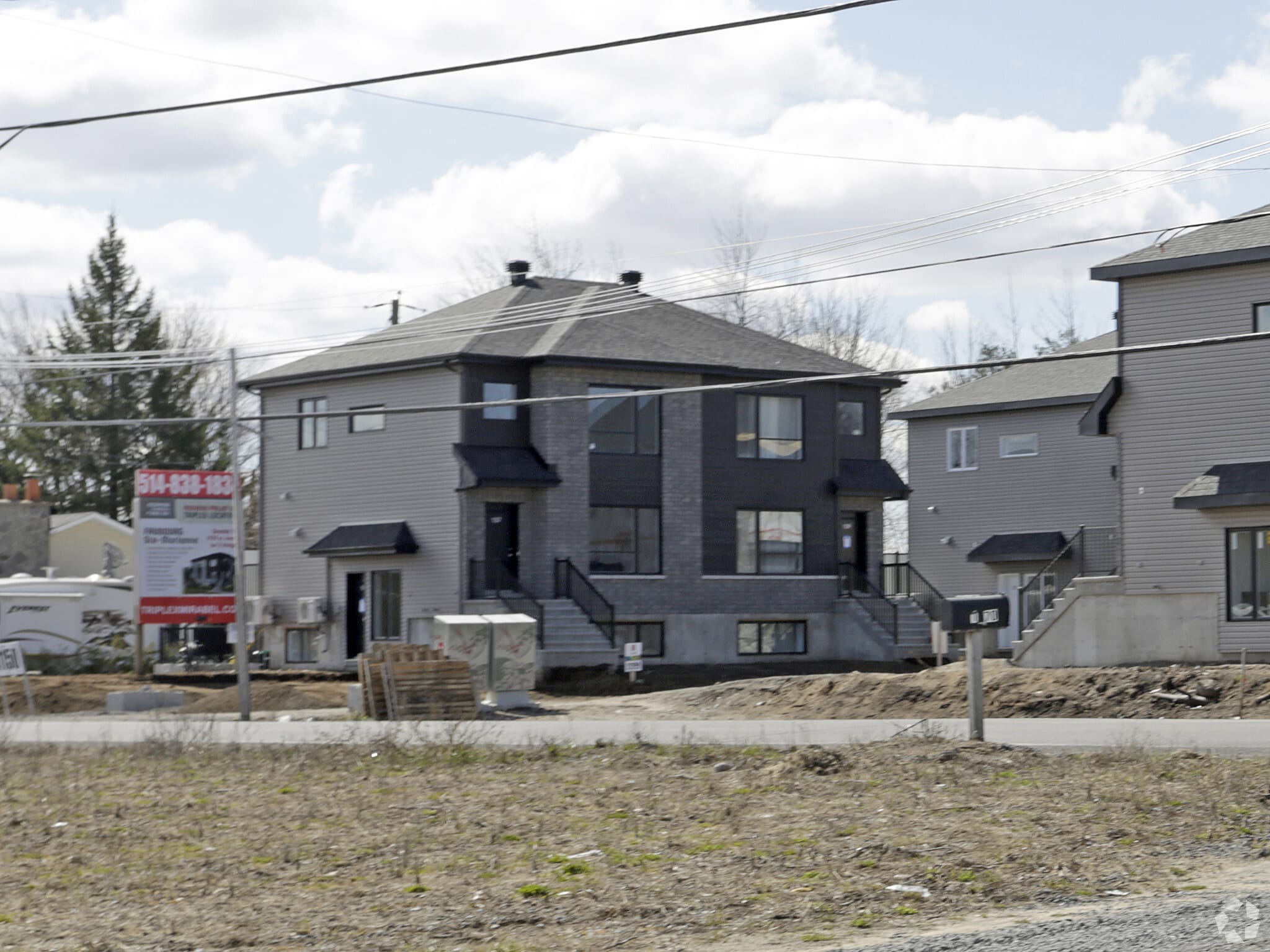 11150, Mtée Ste-Marianne, Mirabel portfolio of 2 properties for sale on LoopNet.ca Primary Photo- Image 1 of 8